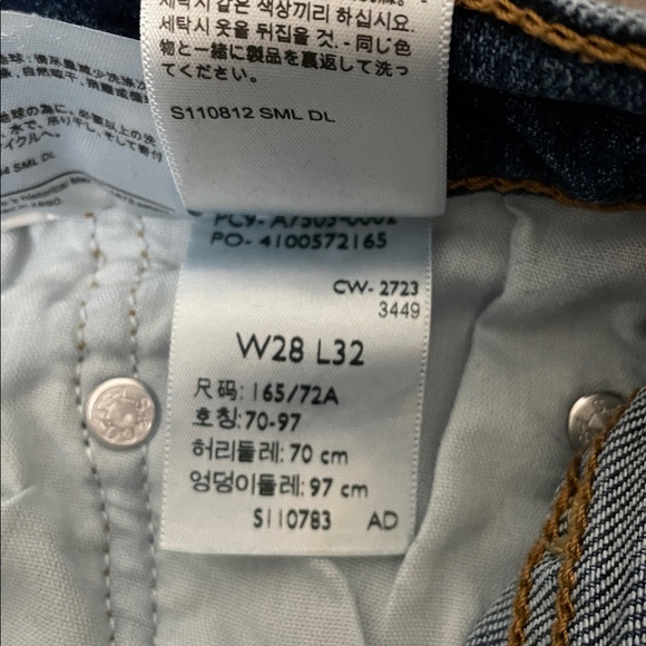 Levi’s Ribcage Bell Jeans size 28X31 - Picture 9 of 13